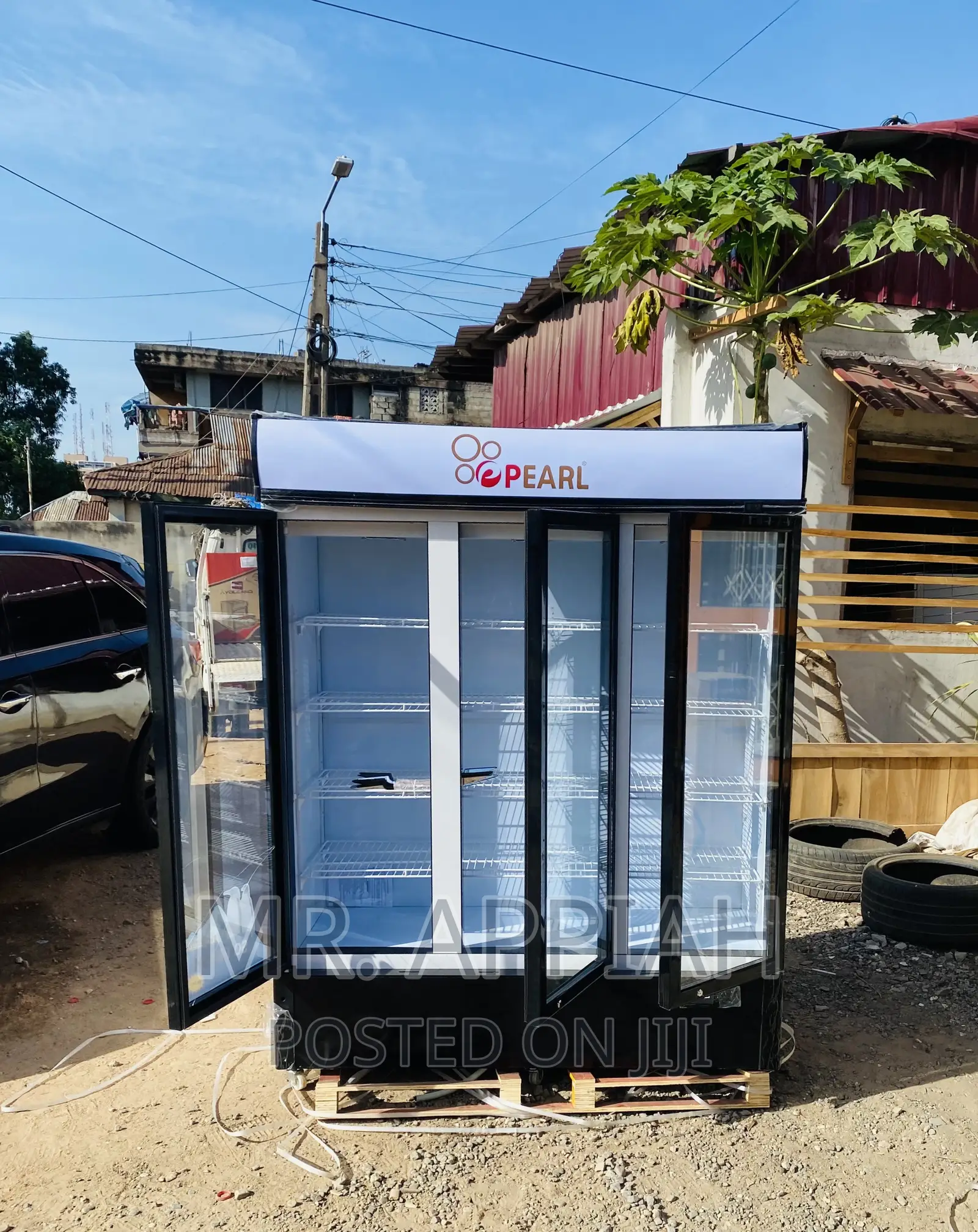 Latest Pearl PVC-150 950ltr 3 Door Electric Display Fridge.