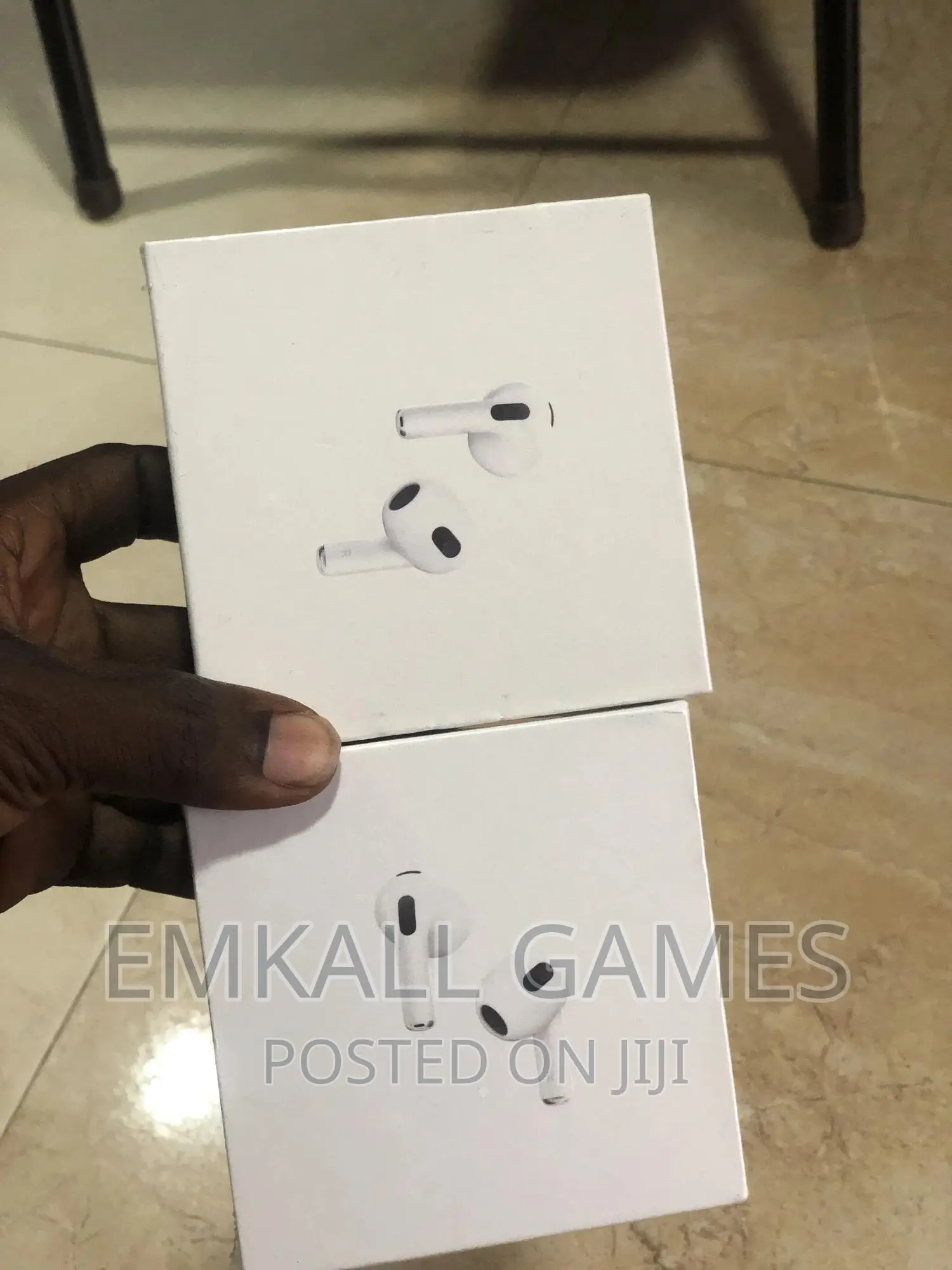 Airpods With Magsafe Changing Case