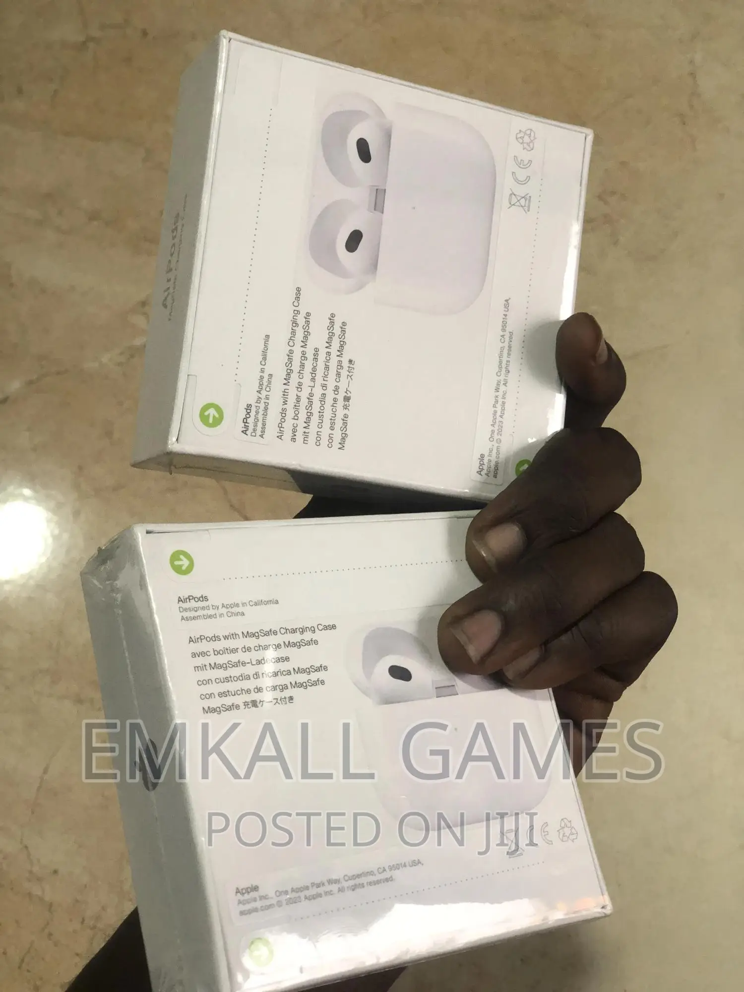 Airpods With Magsafe Changing Case
