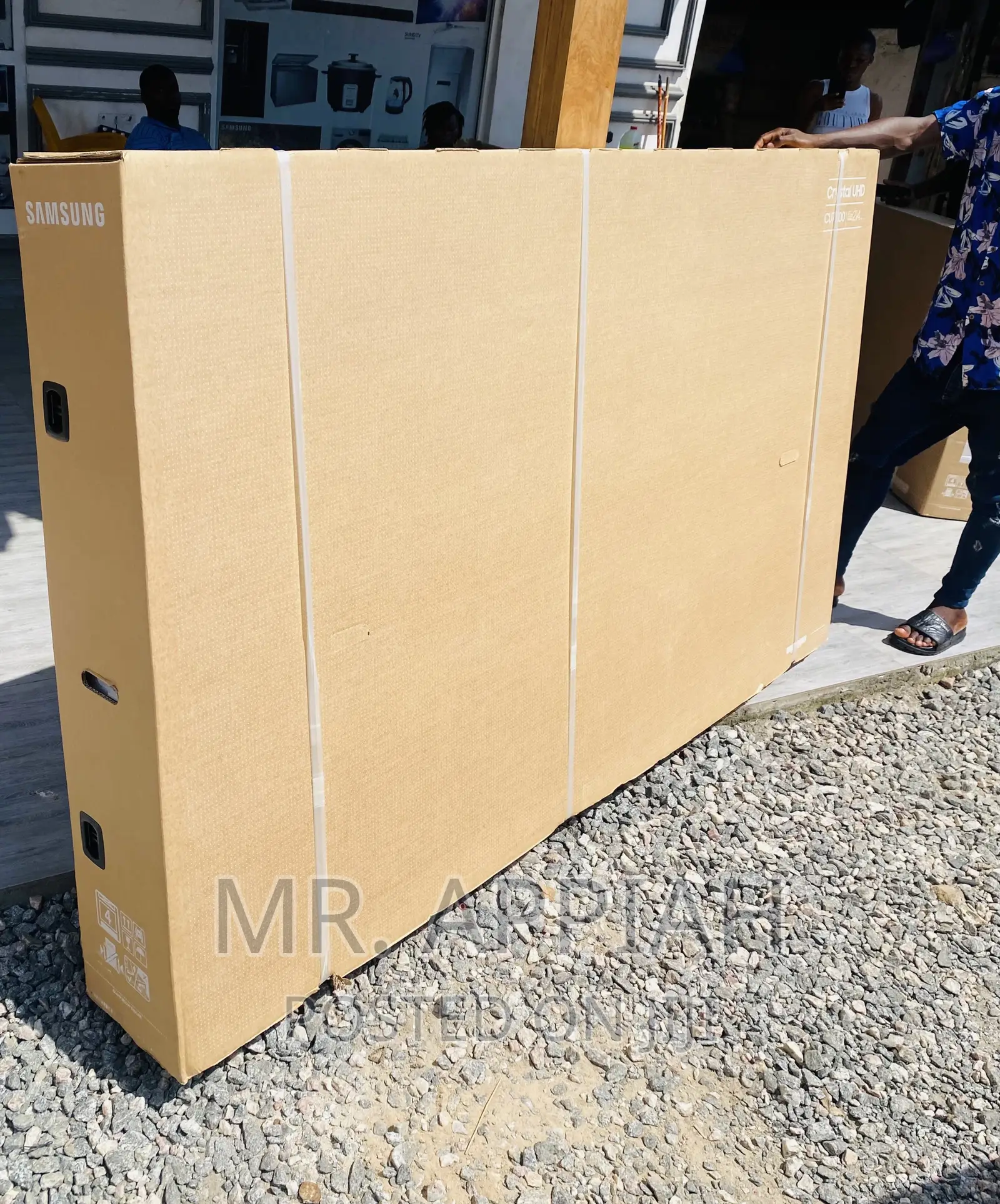 Authentic Samsung 85cu7000 85 Inch Crystal Uhd Smart Tv.