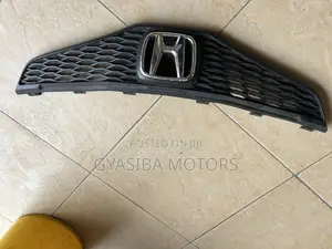Honda Fit 2009-2013 Top Grille