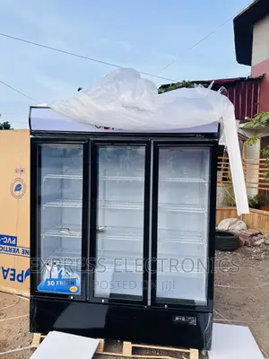 Grab Your Favorite  Pearl Display Fridge PVC-150 950L