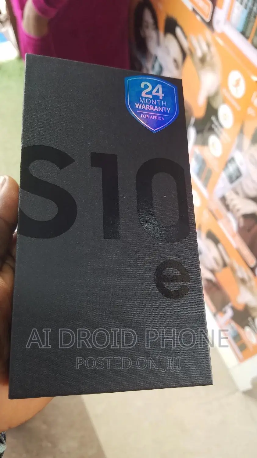 New Samsung Galaxy S10e 128 GB Gold