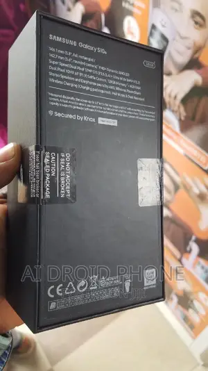 New Samsung Galaxy S10e 128 GB Gold