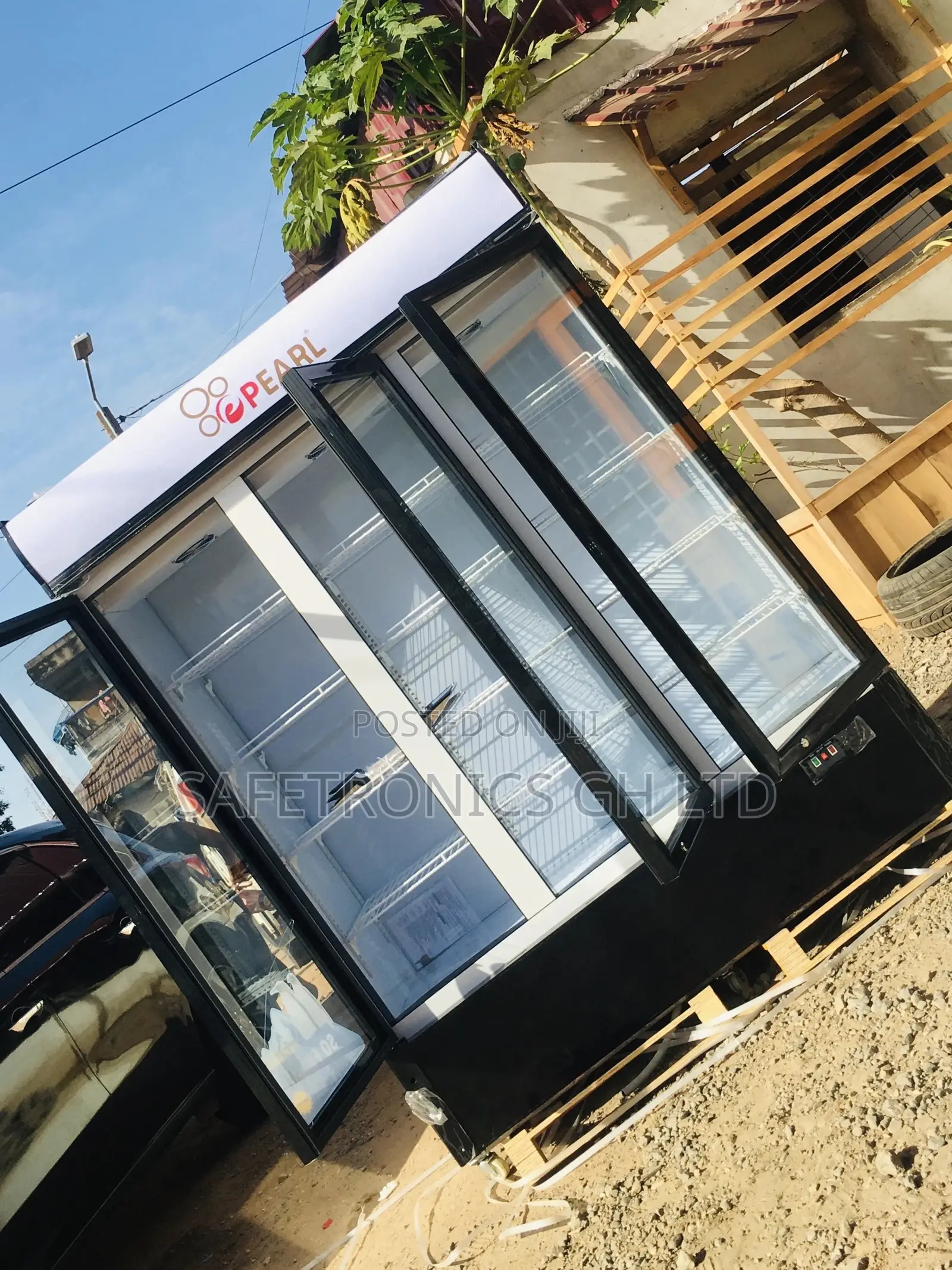 Display PVC-150 950 Liters 3 Doors Glass Pearl Fridge