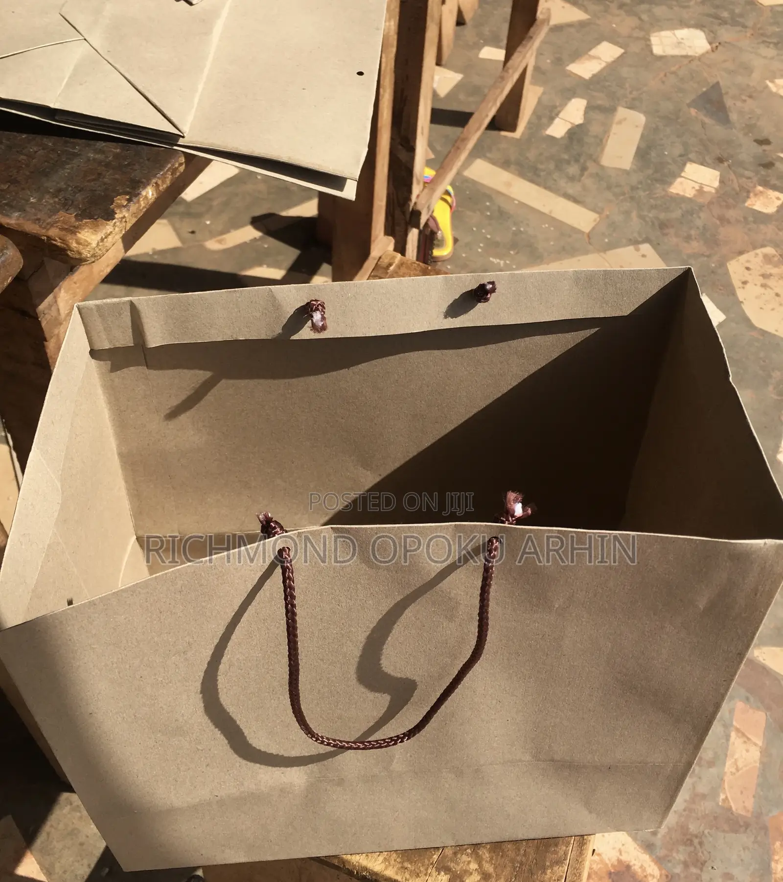 Plain Paper Bag With Handle (A4)