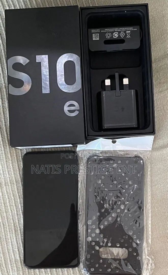 New Samsung Galaxy S10e 128 GB Black