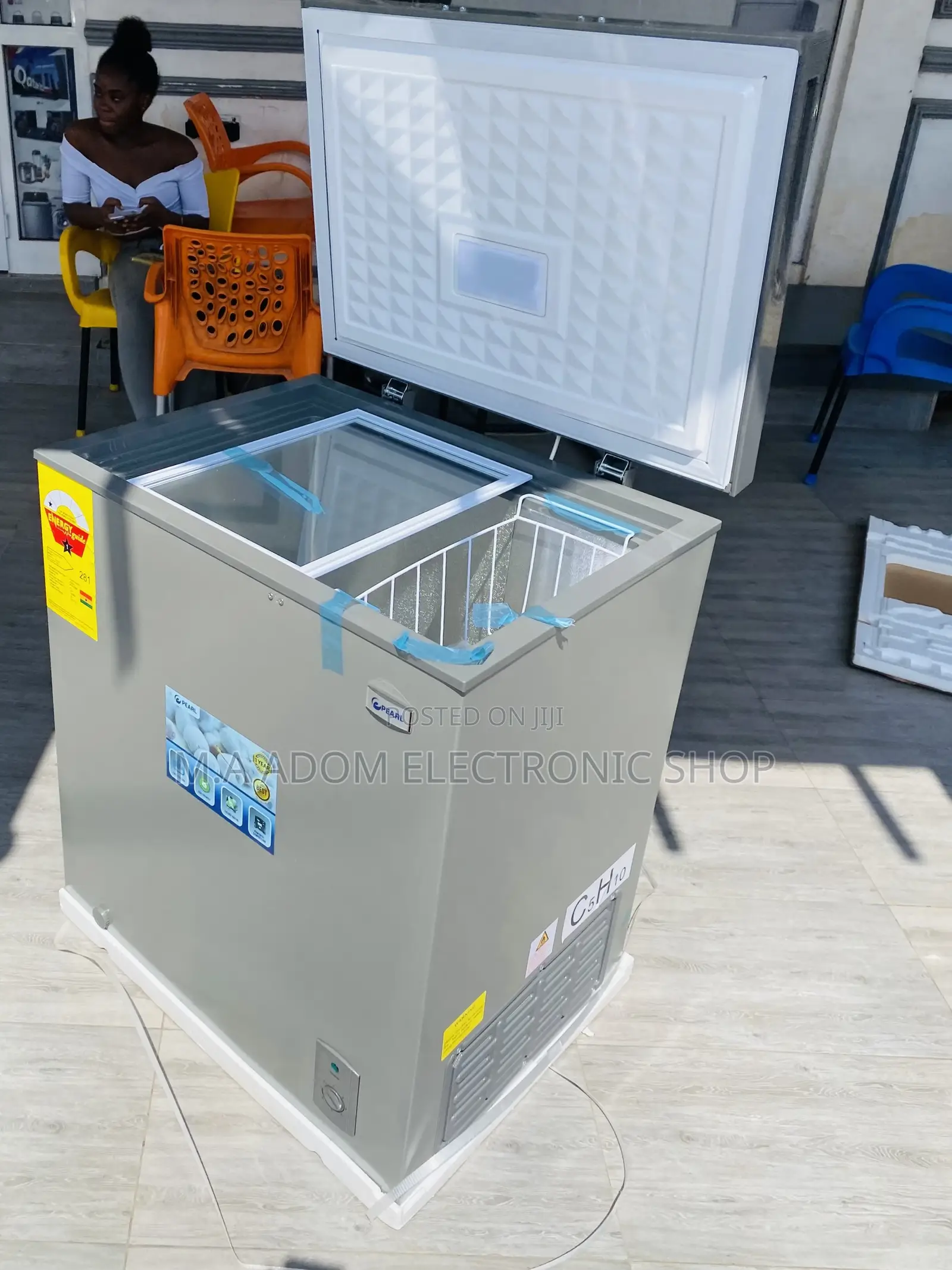 Extremely Quality Pearl Single Door Chest Freezer,200L.