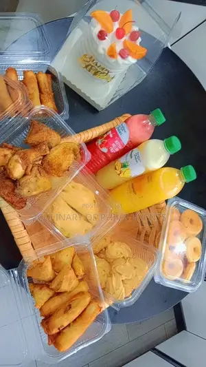 Pastry Basket With Cake N Juice