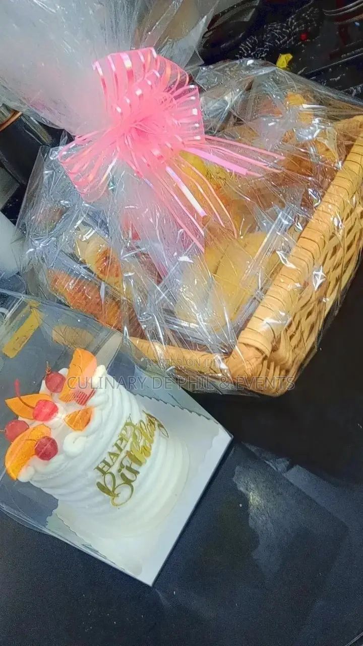 Pastry Basket With Cake N Juice