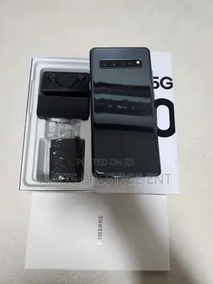 New Samsung Galaxy S10 128 GB Blue