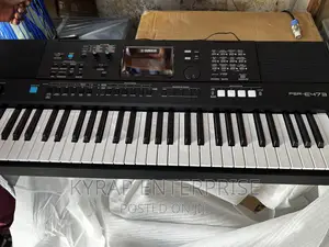 Yamaha PSR-473