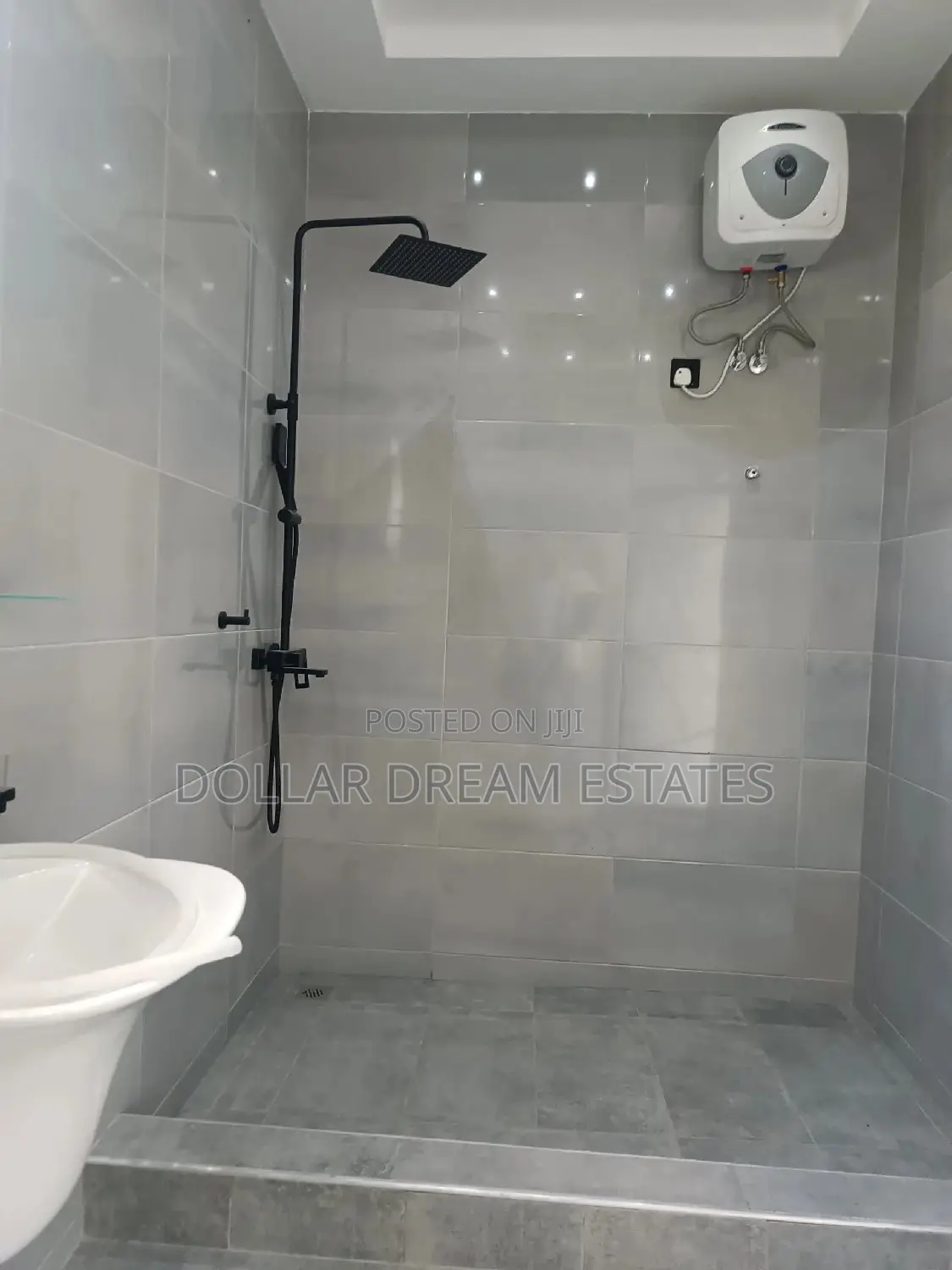 4bdrm House in East Legon for sale