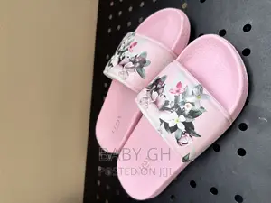 Light Pink Flower Girls Sliders