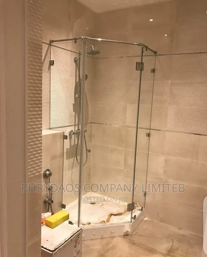 Bathroom/Shower Cubicle