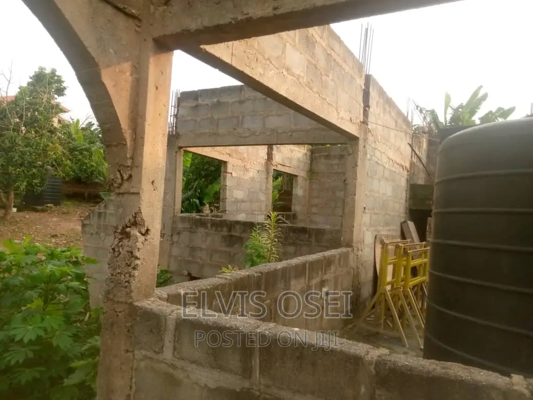 4bdrm House in Kwabenya Behind Bank for sale