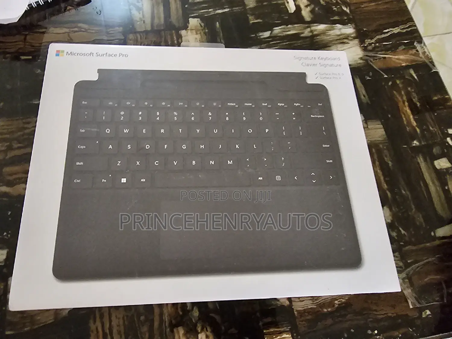 Microsoft Surface Pro Signature Keyboard - Black