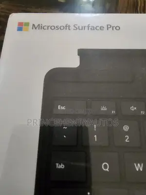 Microsoft Surface Pro Signature Keyboard - Black