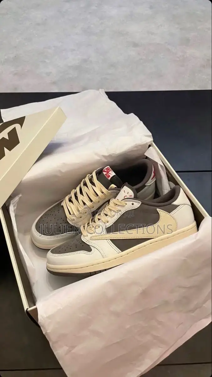 Jordan 1 Low OG Travis Scott