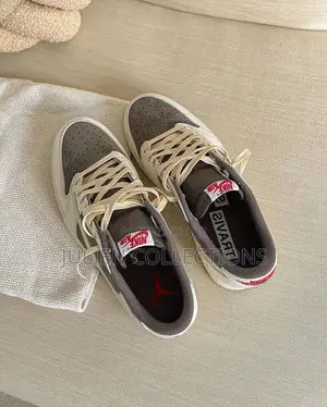 Jordan 1 Low OG Travis Scott