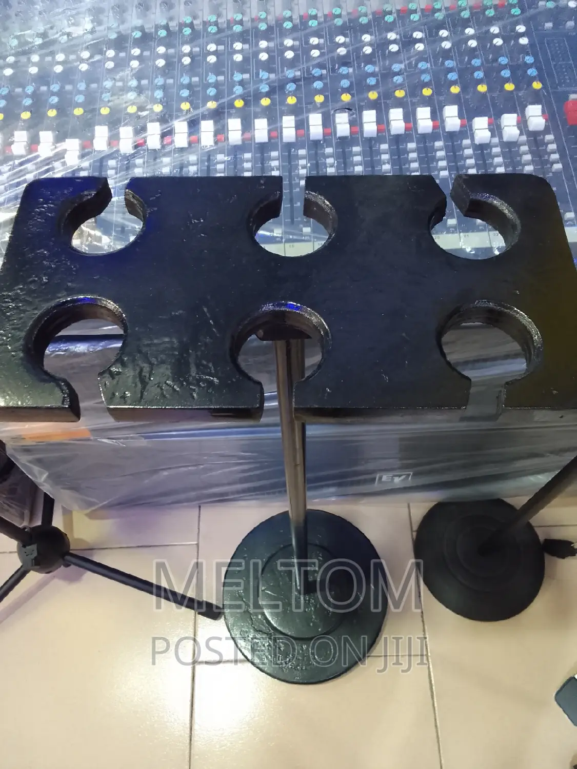 Multi Round-Base Microphone Holder Stand
