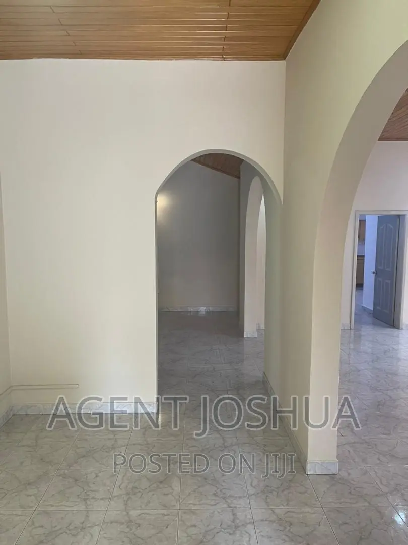 4bdrm House in Regimanuel Golden, Airport Residential Area for rent