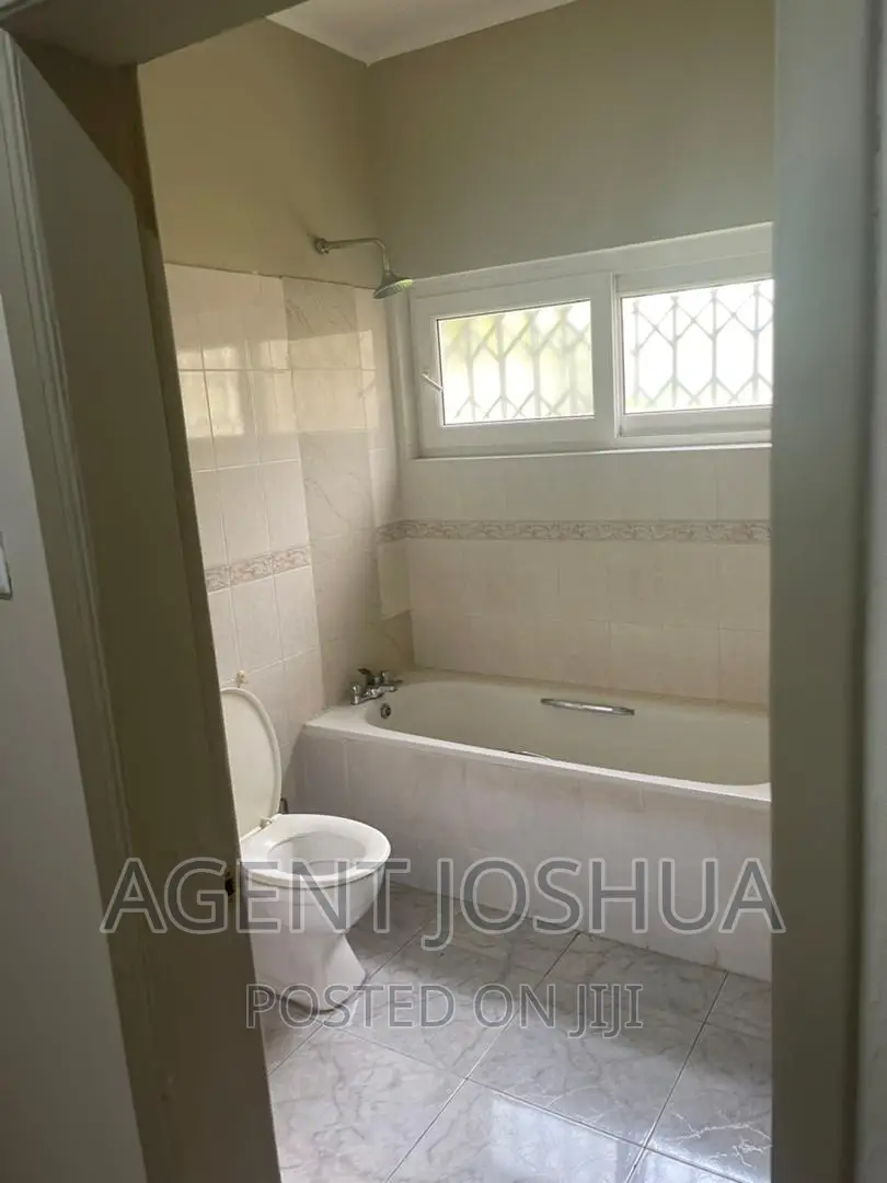 4bdrm House in Regimanuel Golden, Airport Residential Area for rent