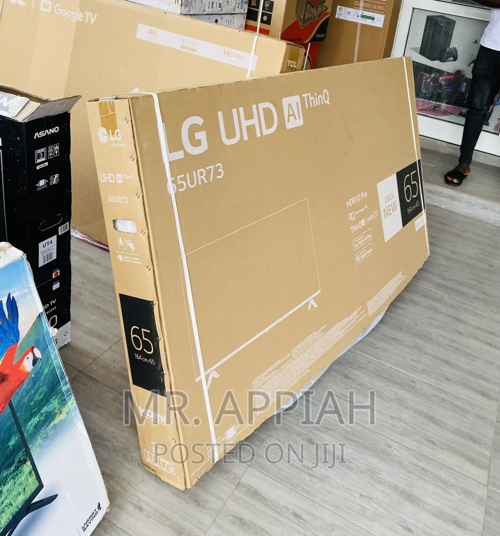 Classic Designed LG 65UR7300 Uhd Smart Tv(Black)85 Inch.