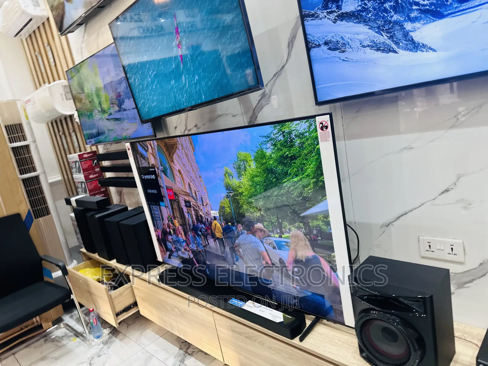 Gadget Display UHD Samsung 65”Cu8000 Tv 