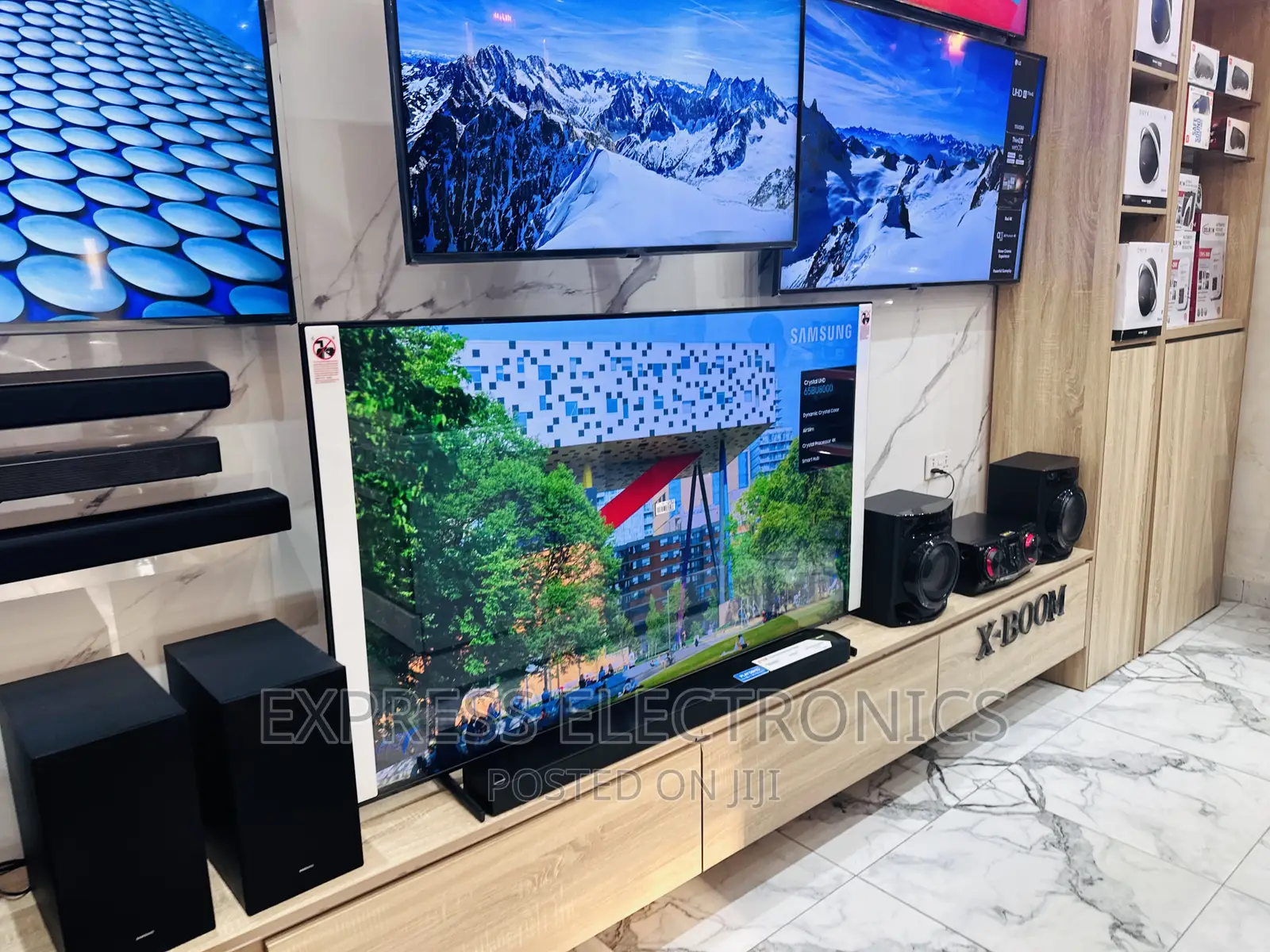 Intelligent Design Display Uhd Samsung 85”Cu8000