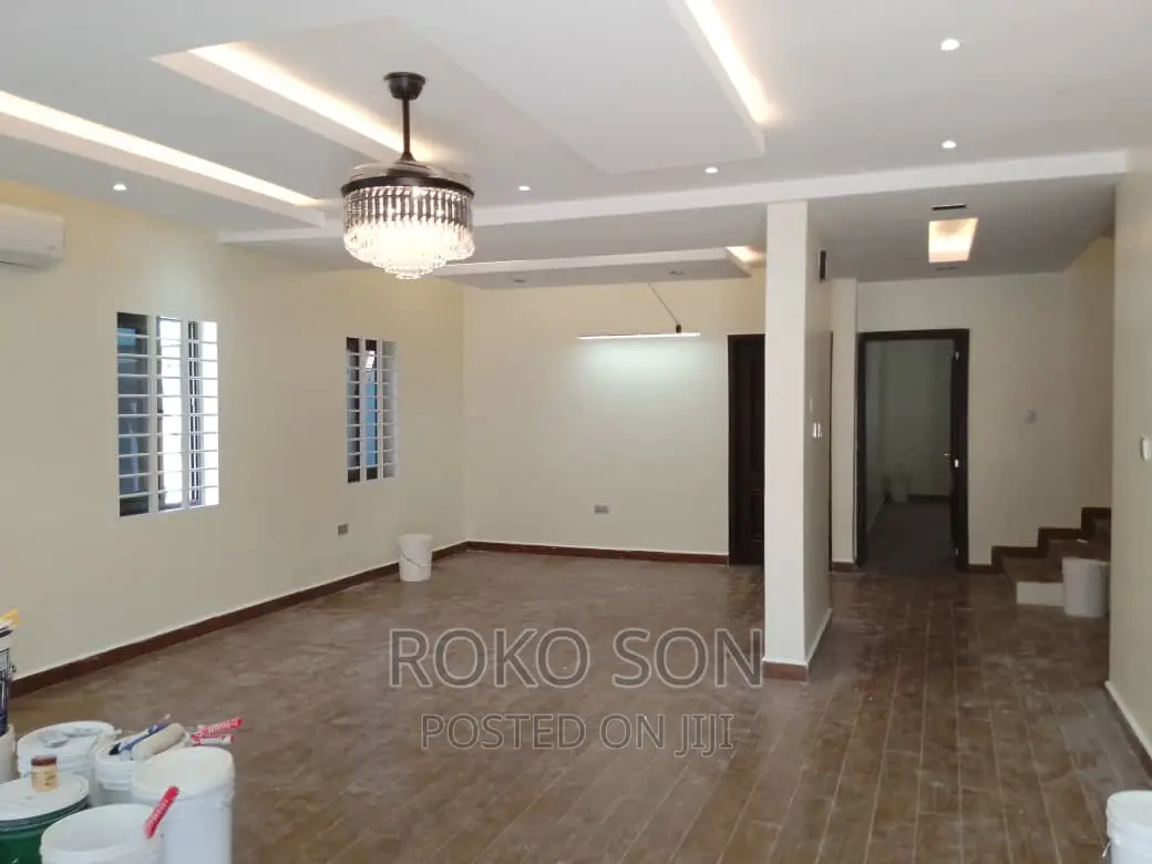 4bdrm Duplex in Dr Roko, Dome for sale