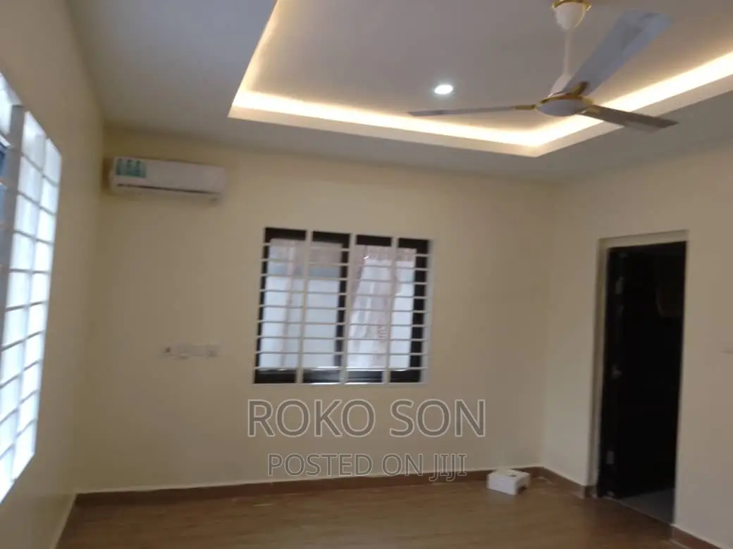 4bdrm Duplex in Dr Roko, Dome for sale