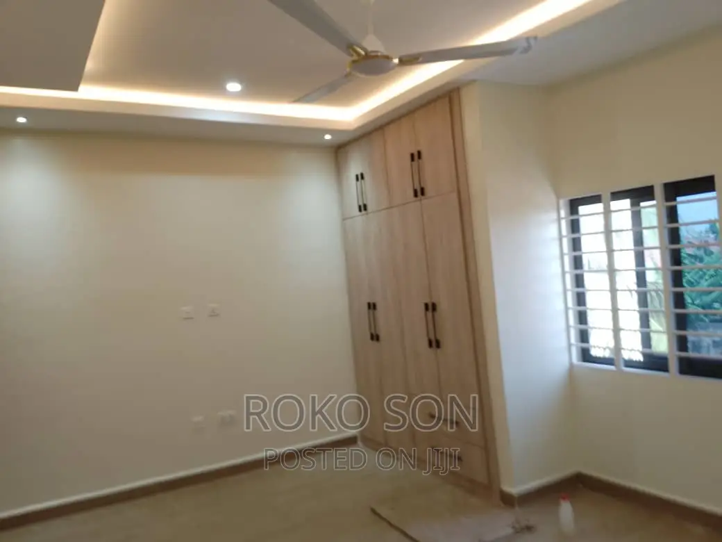 4bdrm Duplex in Dr Roko, Dome for sale