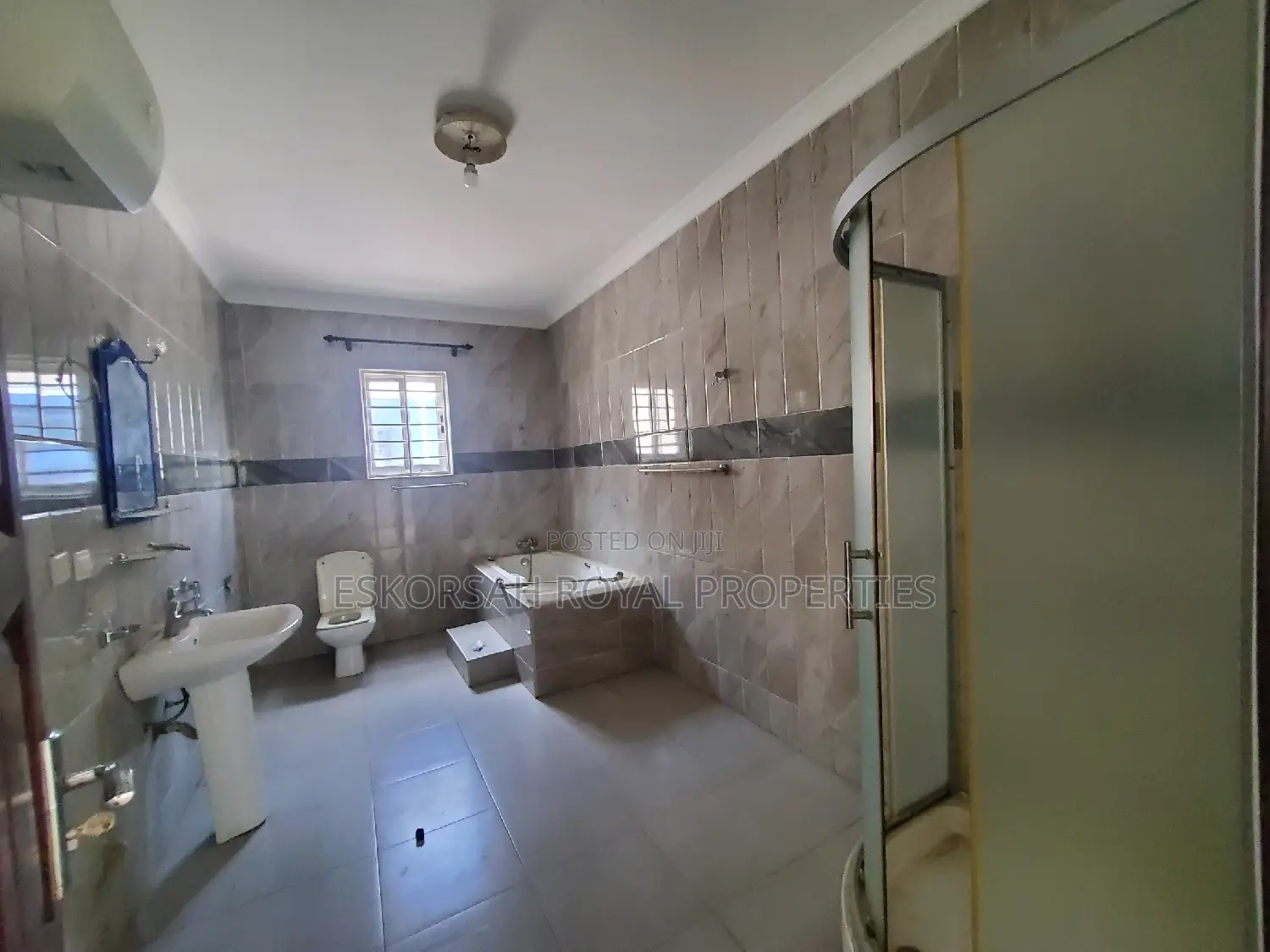 3bdrm House in Adjiringanor, Adjiriganor for rent