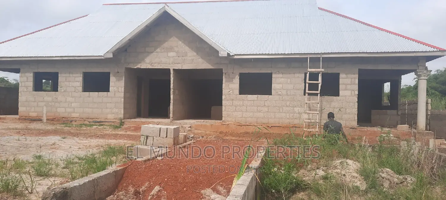 4bdrm Apartment in Atwima Yabi, Kumasi Metropolitan for sale