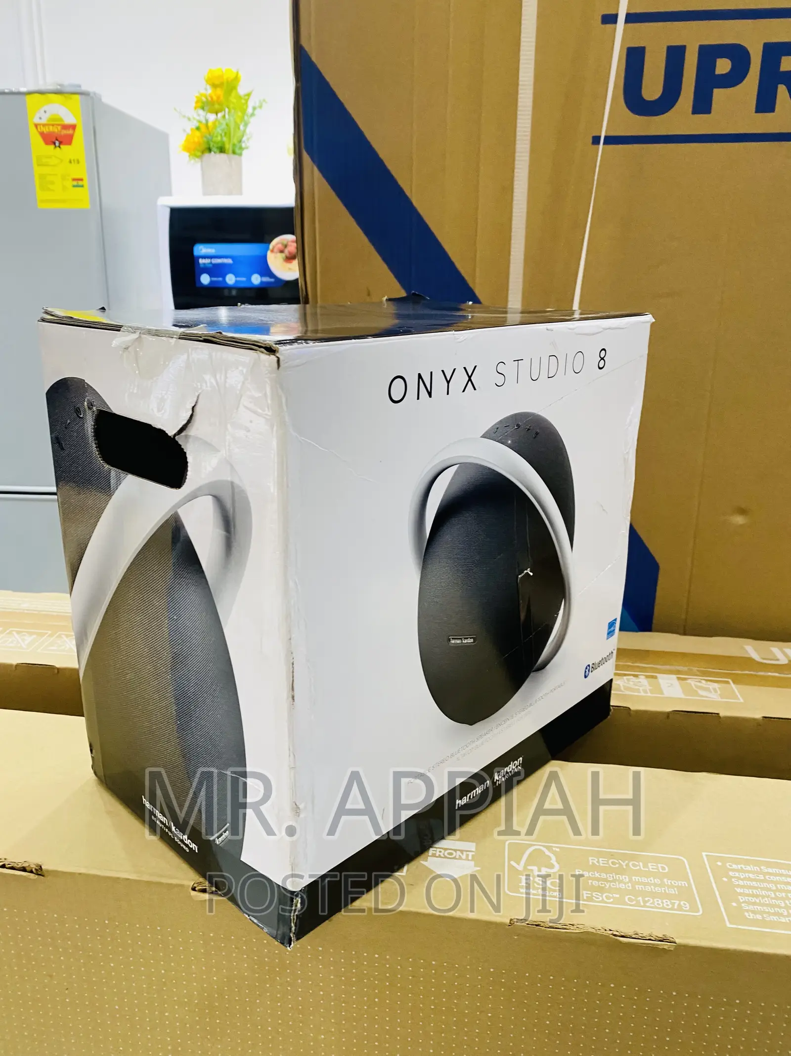 Original Harman Kardon Onyx 8 Rechargeable Speaker(Black).