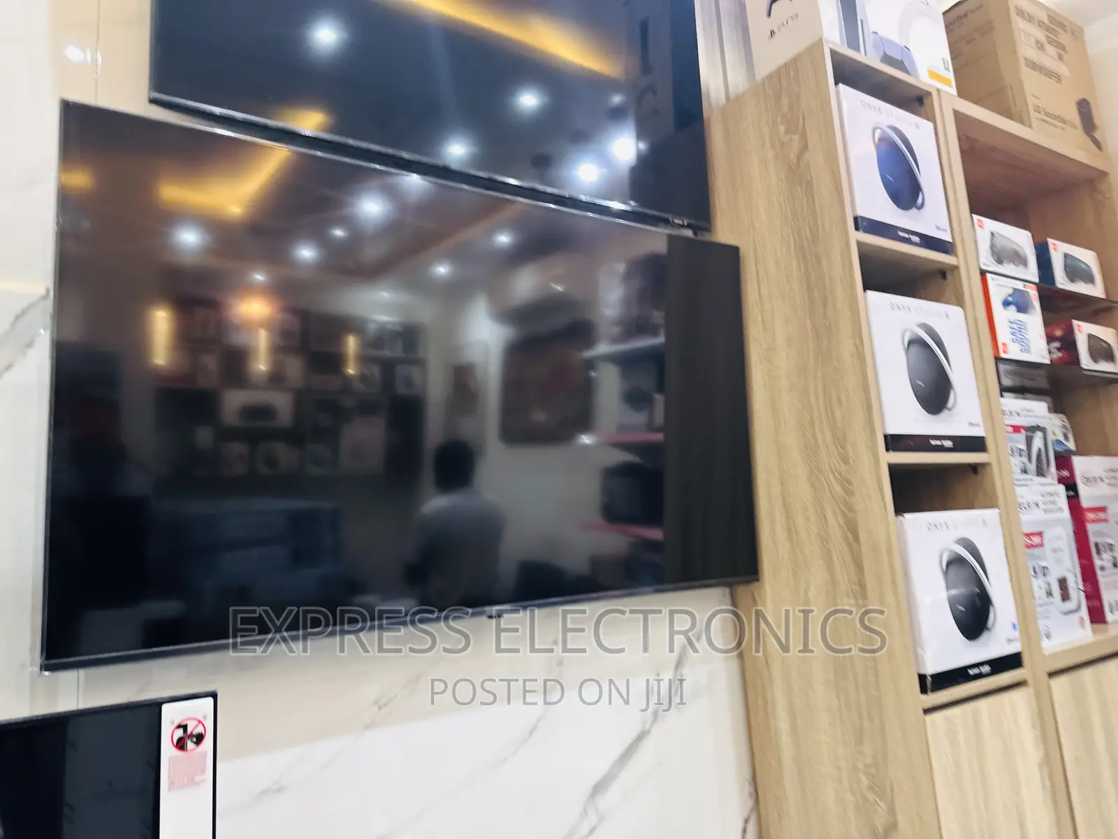 LG UHD Smart 65”Ur730–Glossy LED Display