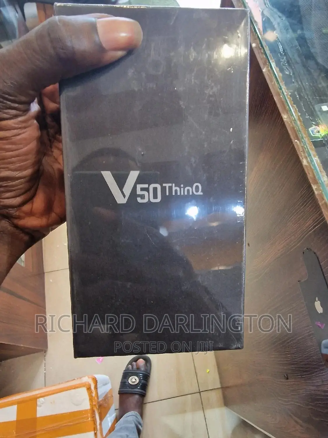 New LG V50 ThinQ 128 GB Black