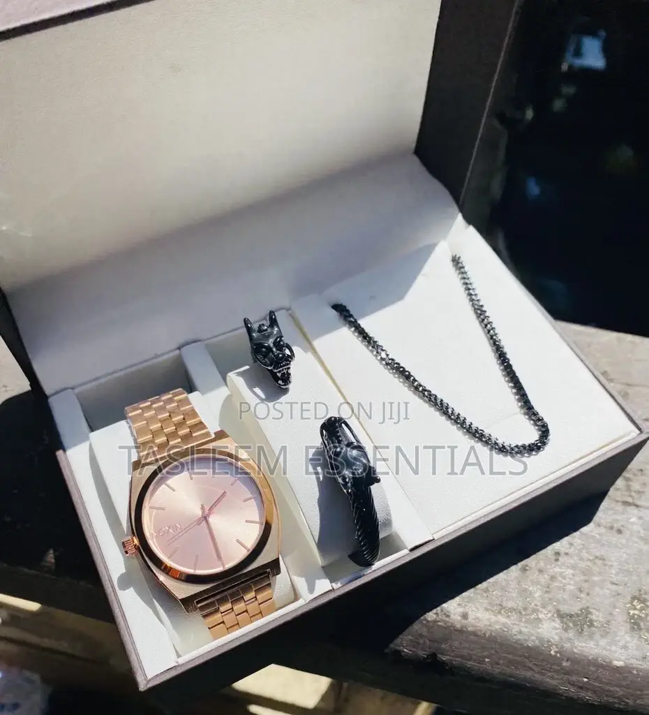 Nixon Watch