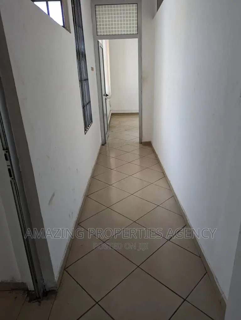 5bdrm House in North Ridge for sale