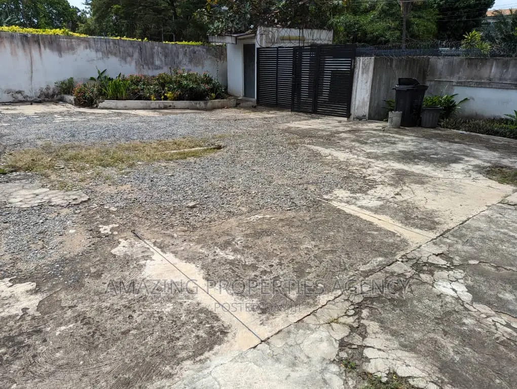 5bdrm House in North Ridge for sale