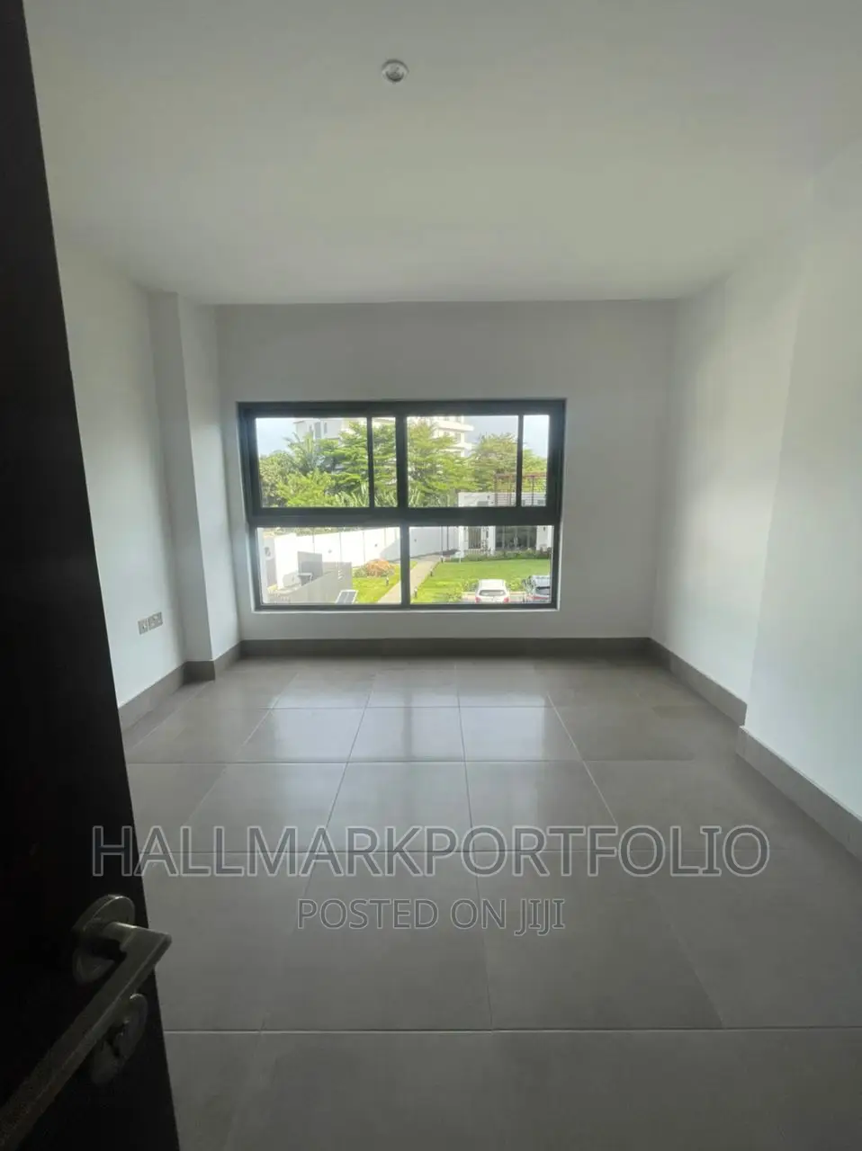 4bdrm Townhouse / Terrace in Cantonments for rent