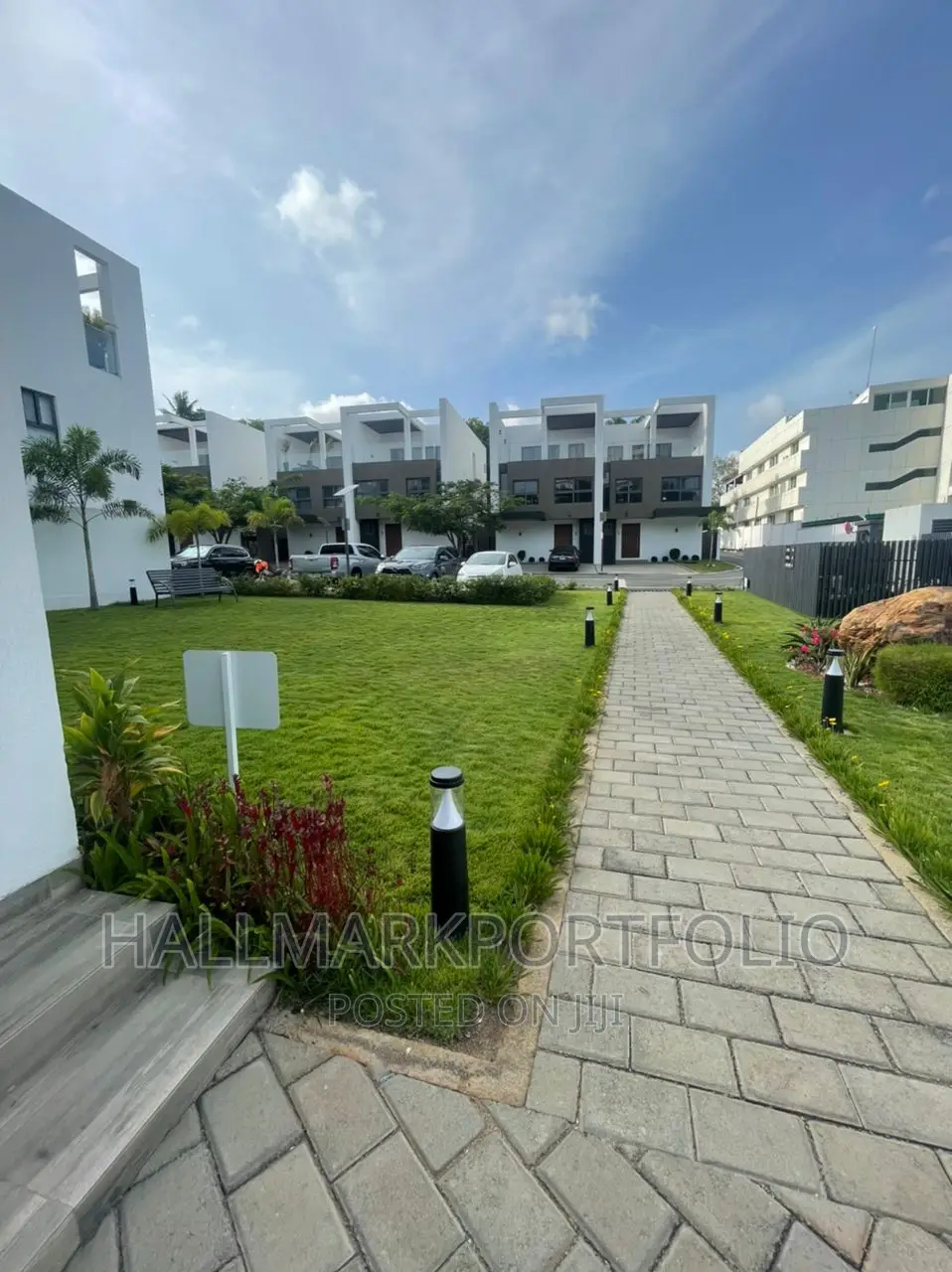 4bdrm Townhouse / Terrace in Cantonments for rent