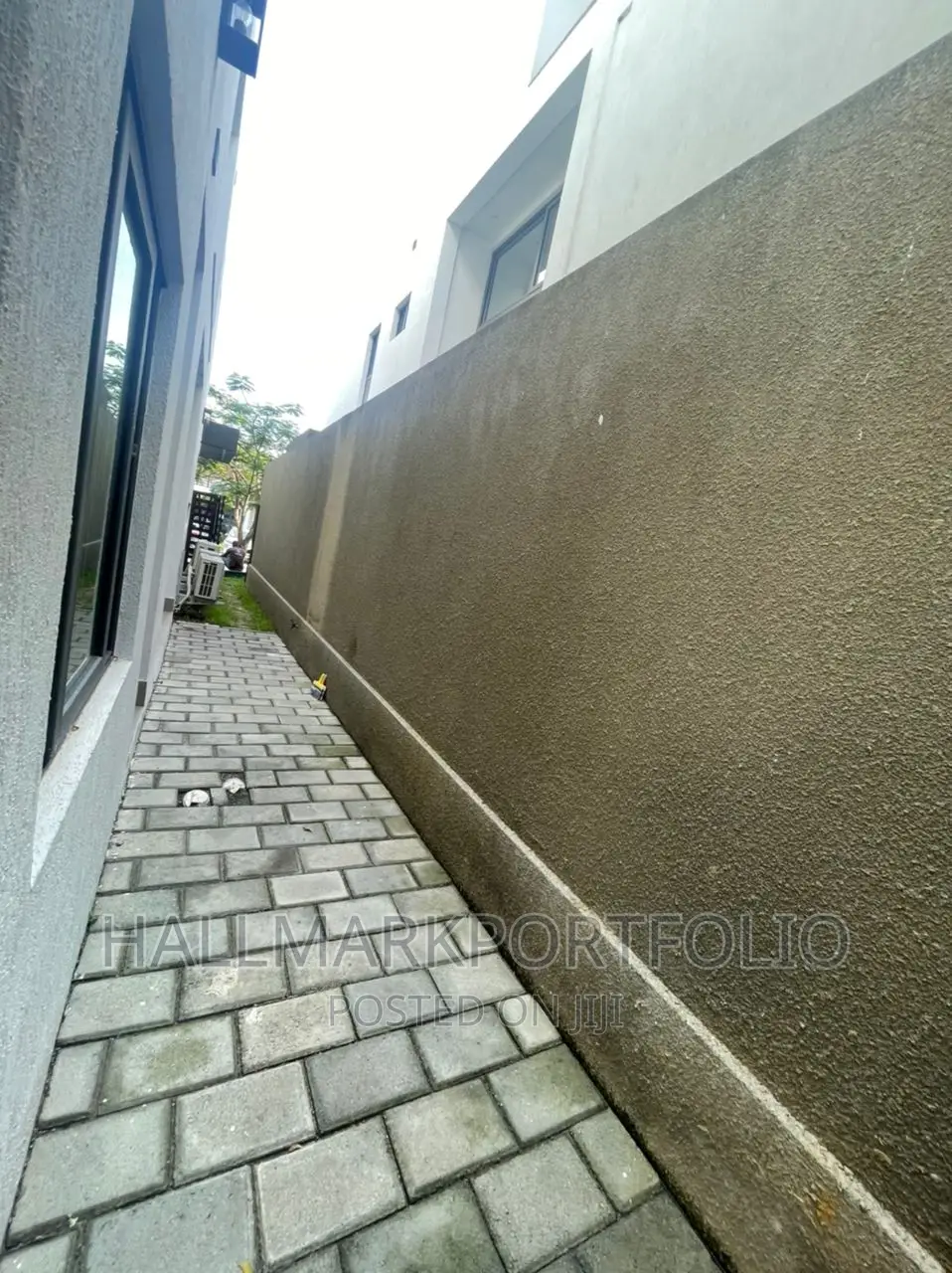 4bdrm Townhouse / Terrace in Cantonments for rent