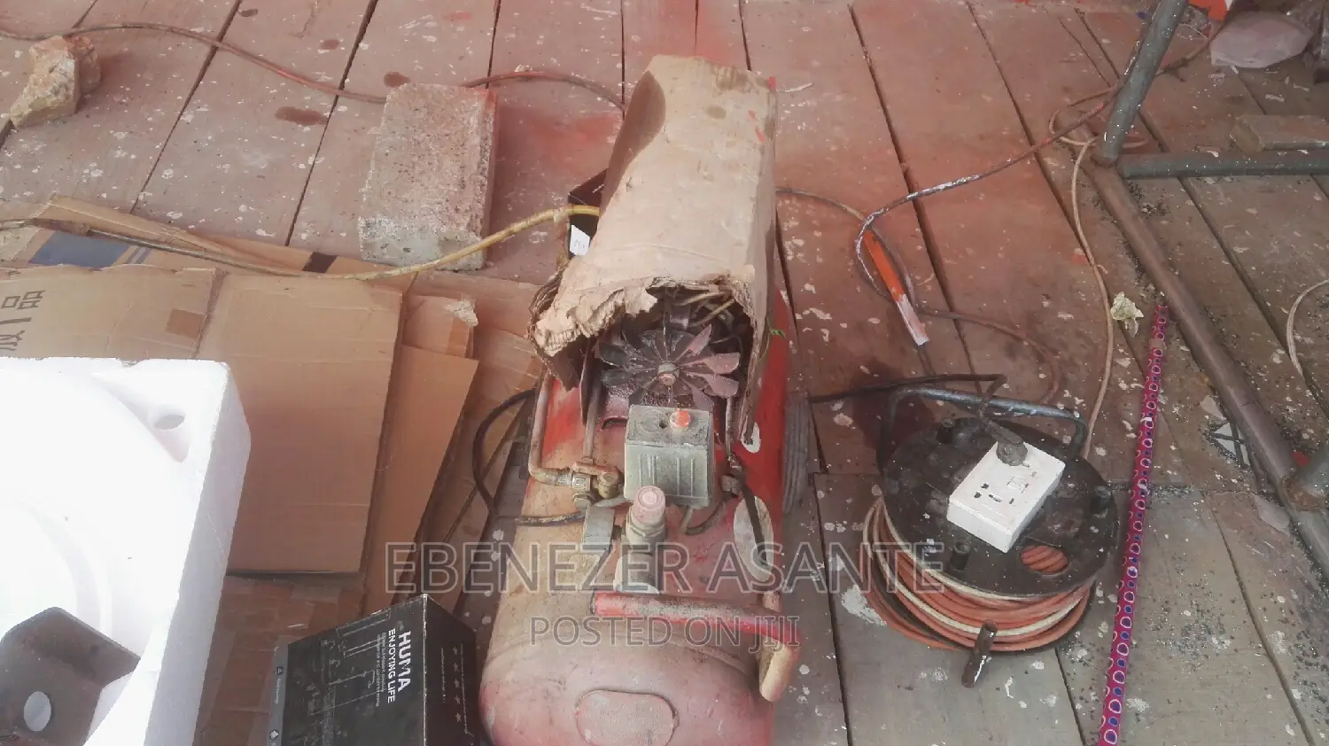 Sprayer (Wood Metals Plastic, )