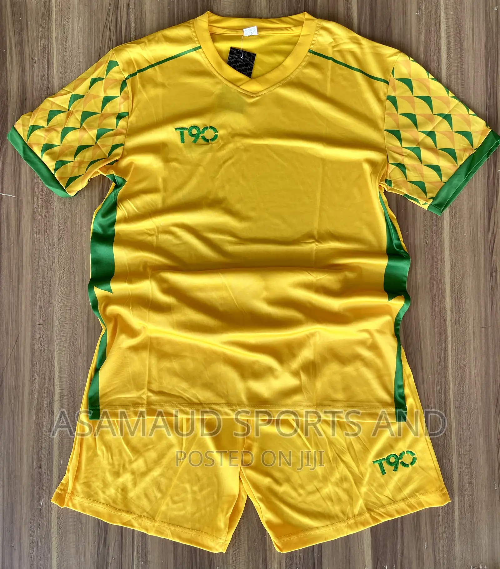 Original Set of Jerseys 16 Pieces Plus 2 Goalkeepers