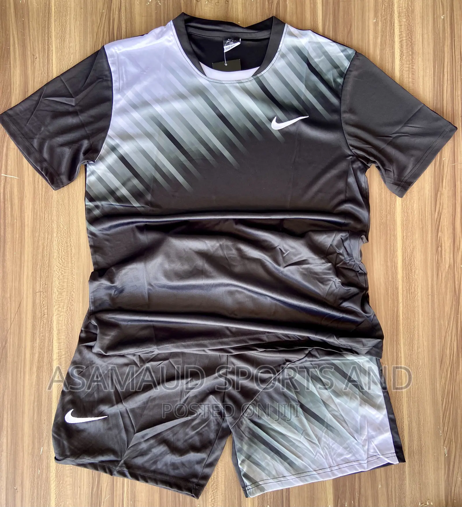 Original Set of Jerseys 16 Pieces Plus 2 Goalkeepers