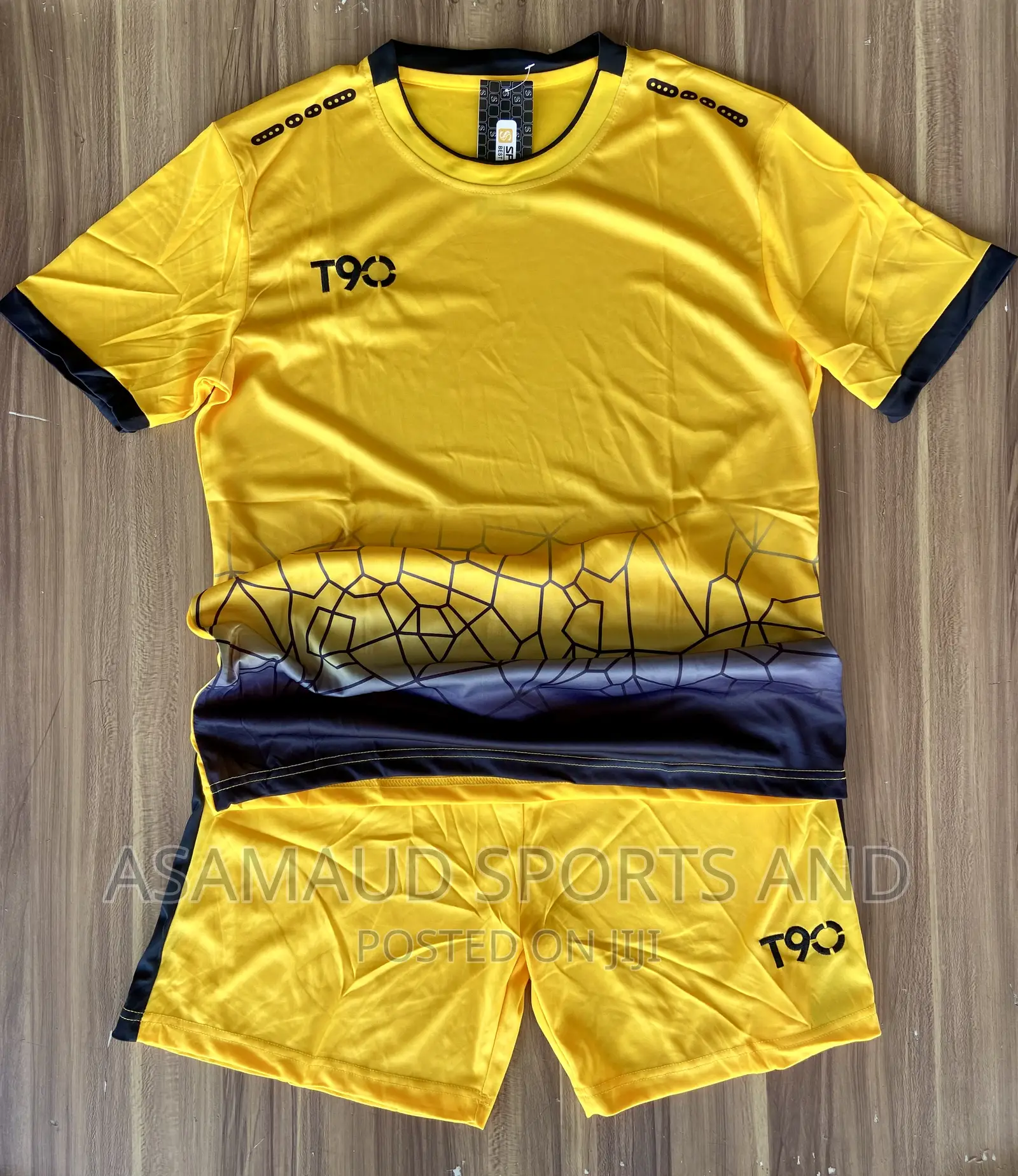 Original Set of Jerseys 16 Pieces Plus 2 Goalkeepers