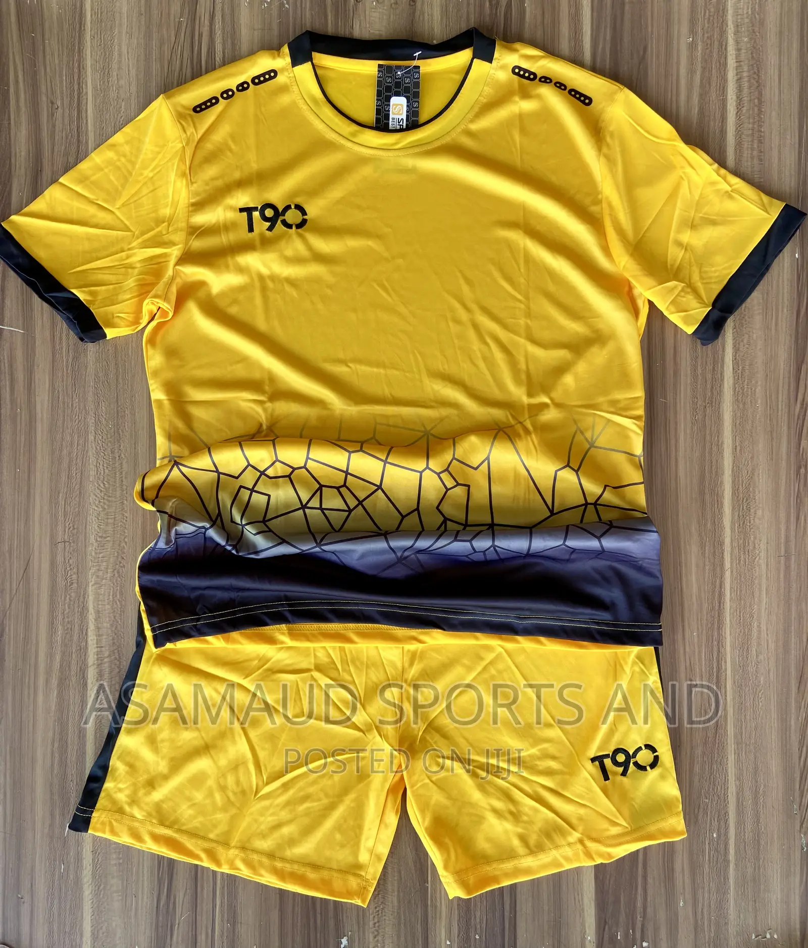 Original Set of Jerseys 16 Pieces Plus 2 Goalkeepers