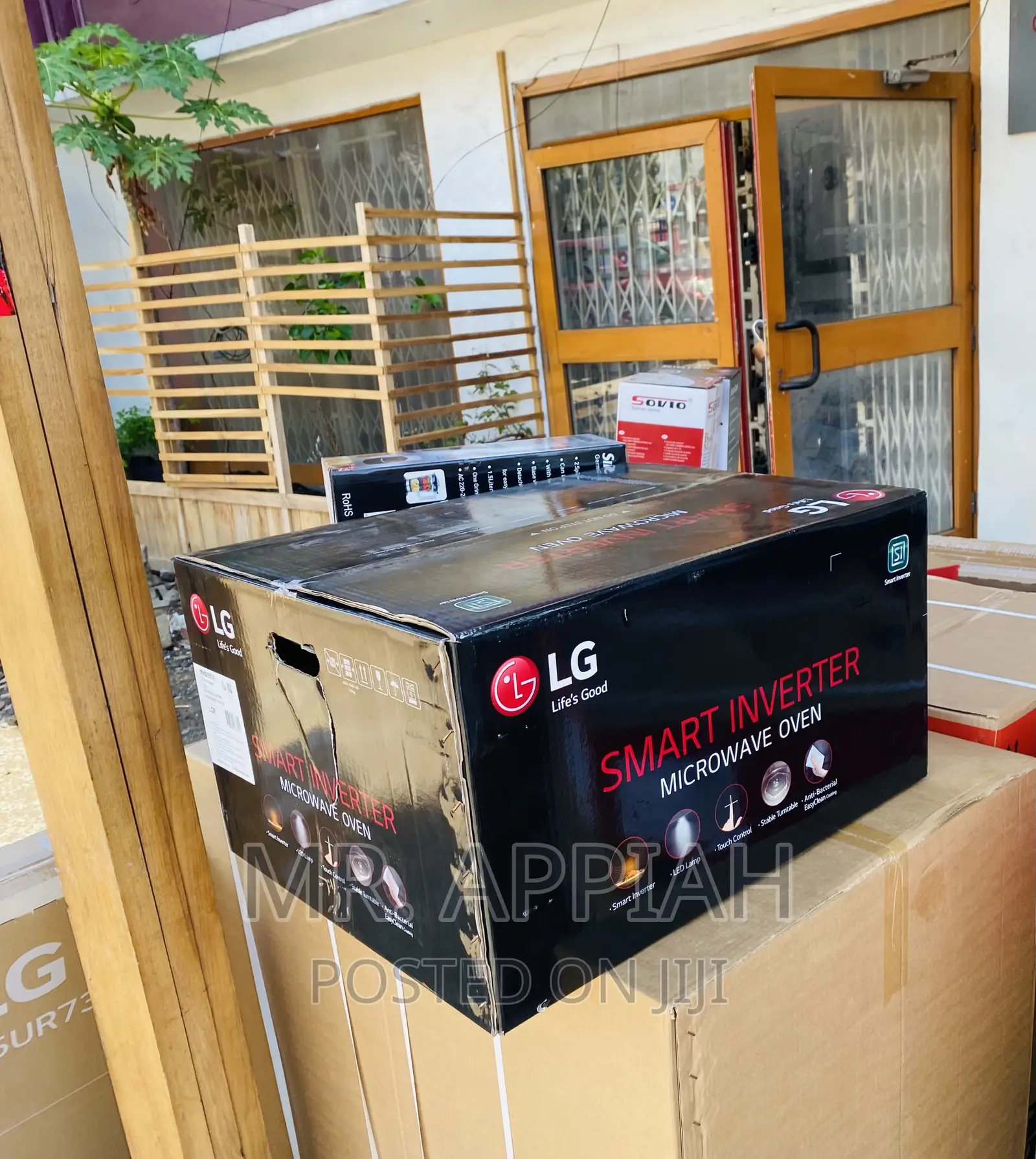 Latest and Reliable LG MH8265GIS Electric Microwave.